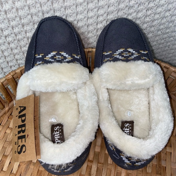 Lamo Shoes - Aprés by Lamo Yasmin Charcoal Faux Fur Moccasins NEW IN BOX